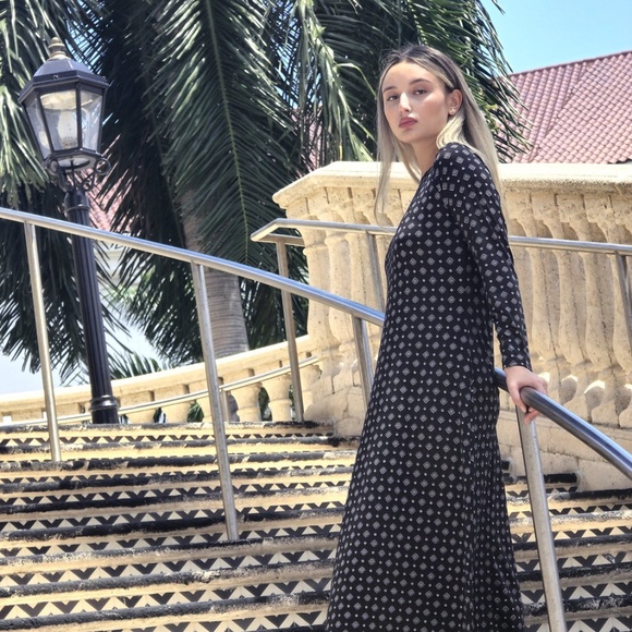 DEVORAH'S SECRET Modest Midi Dress Black Diamond Print Regular&Plus Sizes - Picture 3 of 4